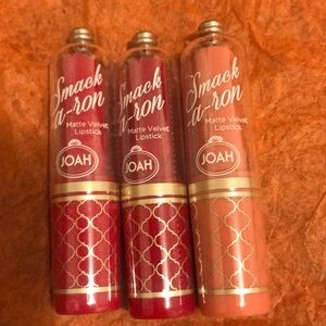 Matte velvet lipstick